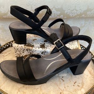 NAOT Bounty black sandal Sz 40 (9-9.5) Prestige collection. Worn 1x. Orig $179